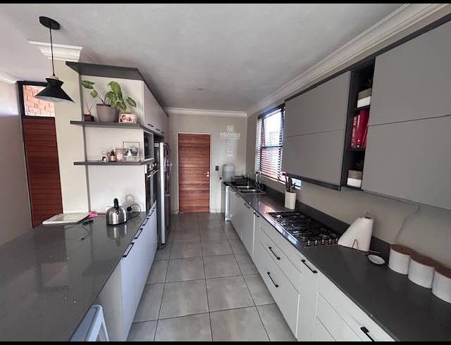 3 BEDROOM HOUSE FOR SALE IN SIX FOUNTAINS RESIDENTIAL ESTATE